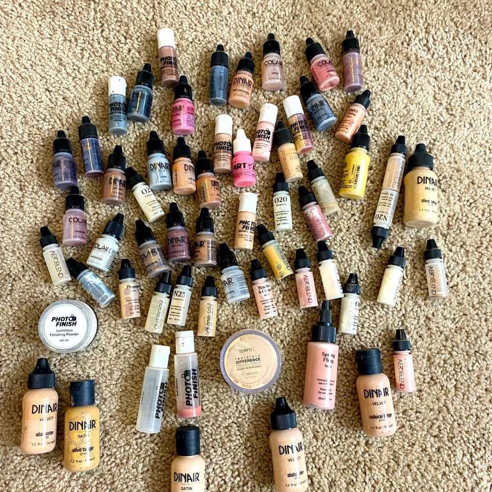 DINAIR-AEROBLEND-PHOTO FINISH:Airbrush Eyeshadows & Foundations